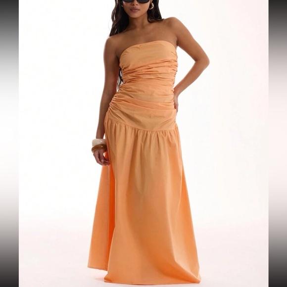 Orange ruched side drop waist fit and flare maxi dress - poplin style material - Picture 3 of 6